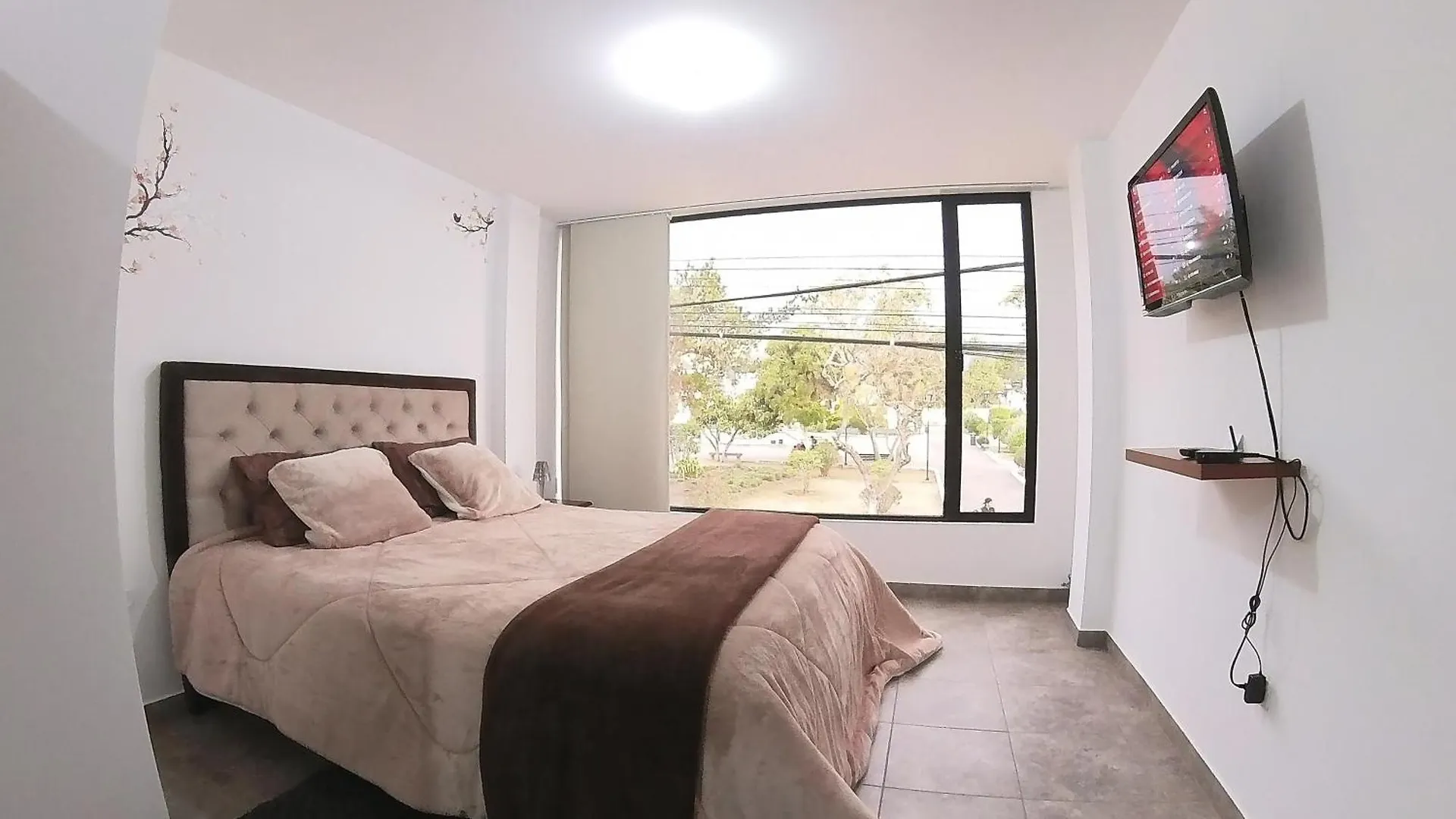 Hotel Suite Central Park Tababela 基多