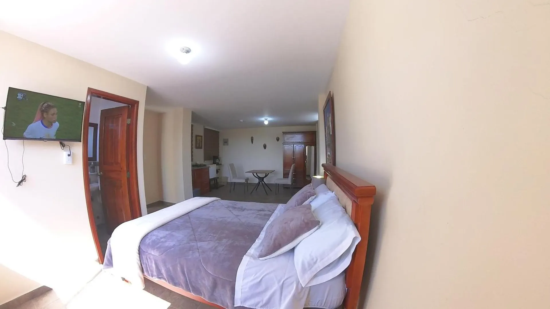 Hotel Suite Central Park Tababela 基多