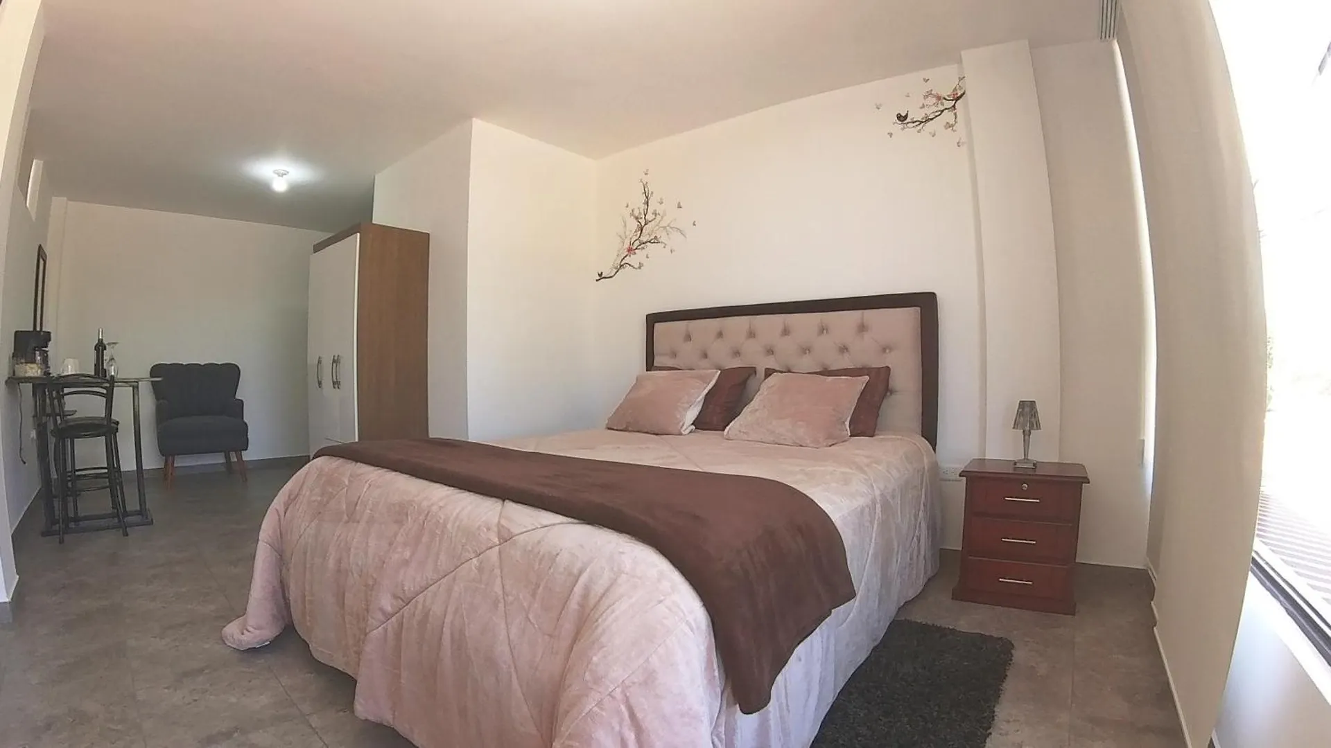 Hotel Suite Central Park Tababela 基多