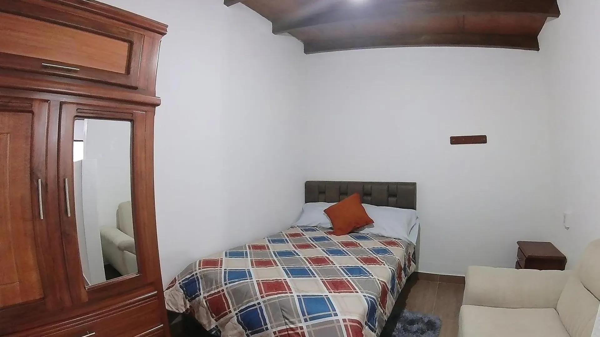 Hotel Suite Central Park Tababela كويتو