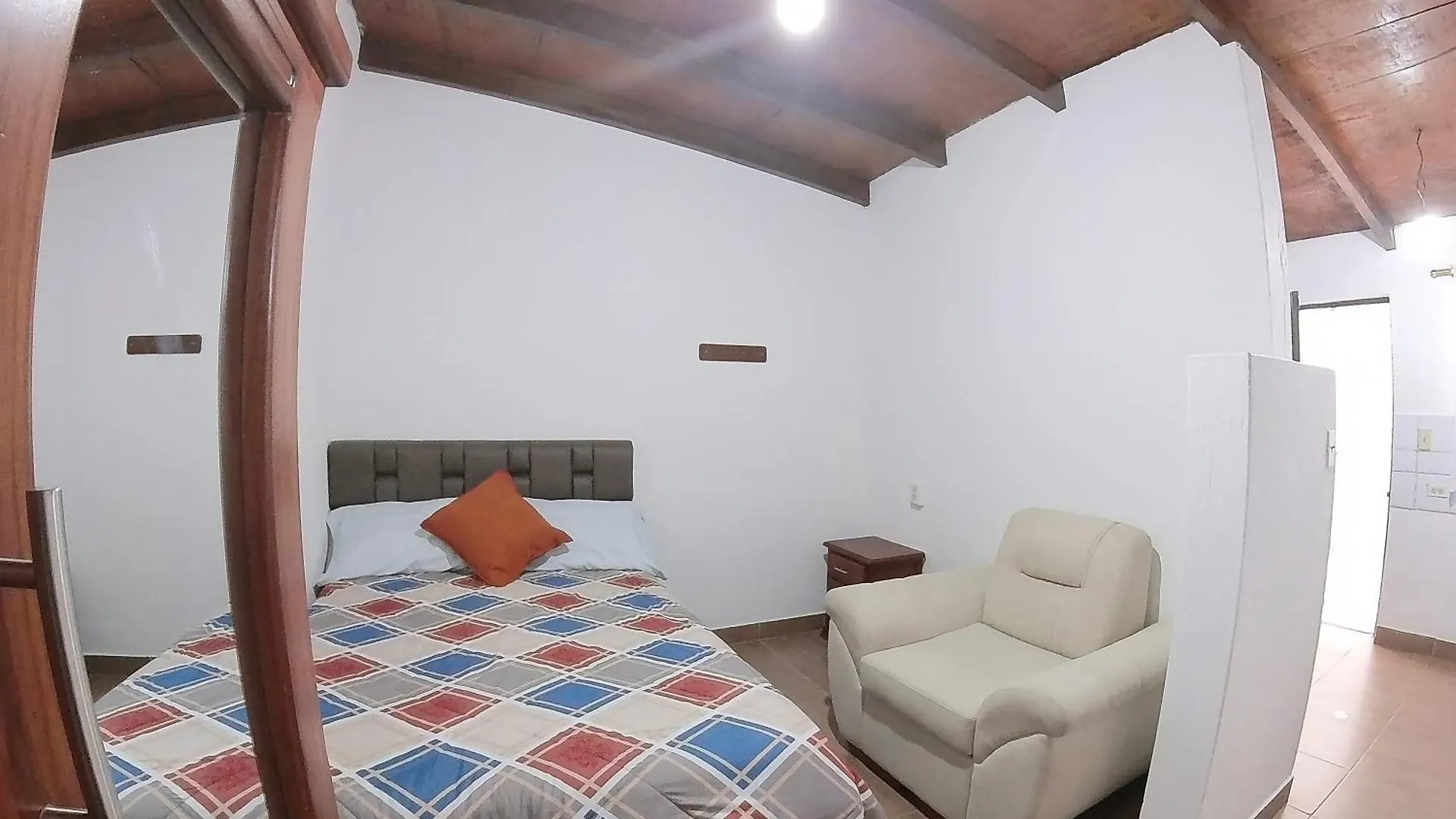 Hotel Suite Central Park Tababela كويتو